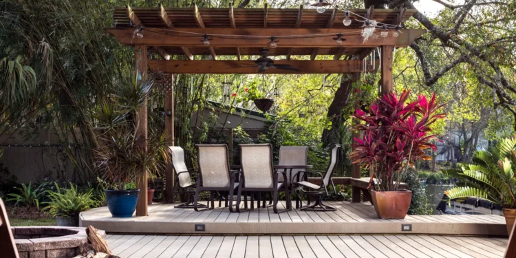 Small Backyard Deck Designs